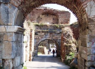 Gyges Has No Way to Escape