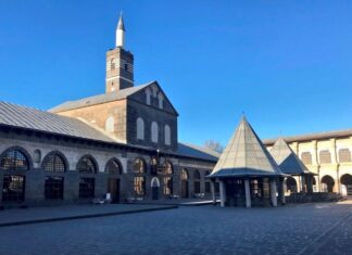 Different Stories About the Death of Cambyses’ Sister